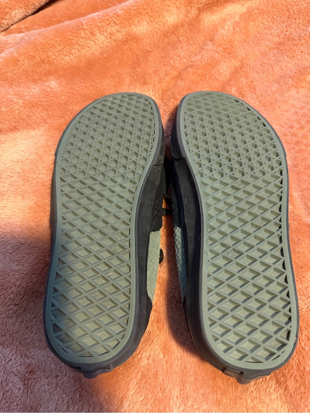 Vans Harry Potter Slytherin Two-Tone Black & Olive Textured Low-Top Sneakers - Picture 4 of 4